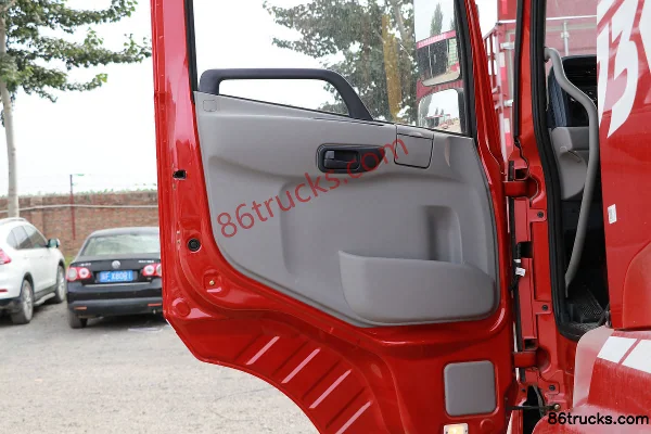 Dongfeng Changxing D3 220 hp 4X2(6 wheels) 5.4m Van Truck (China VI) Cab (3) | 86Trucks