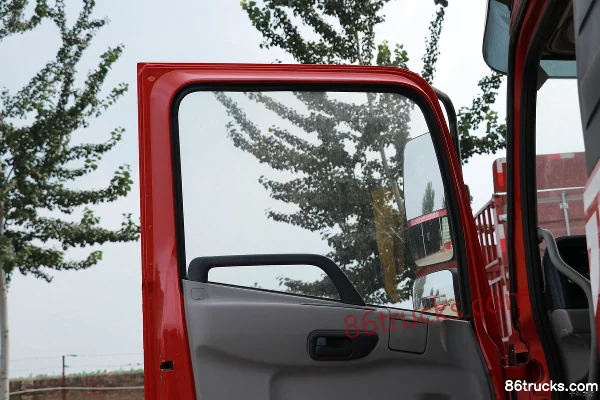 Dongfeng Changxing D3 220 hp 4X2(6 wheels) 5.4m Van Truck (China VI) Cab (2) | 86Trucks