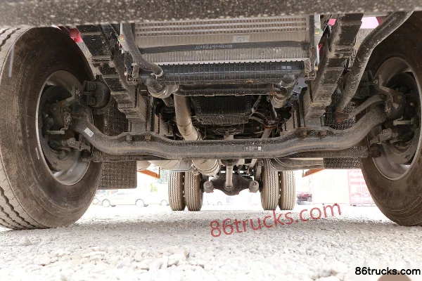 Dongfeng Changxing D3V 260 hp 4X2(6 wheels) 6.7m Flatbed Cargo Truck (High Roof) (China VI) Chassis (1) | 86Trucks