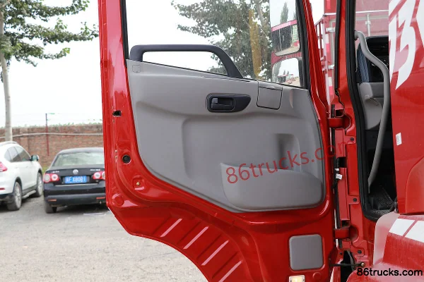 Dongfeng Changxing D1 160 hp 4X2(6 wheels) 4.16m Cargo Box Chassis (3800mm wheelbase) Cab (3) | 86Trucks