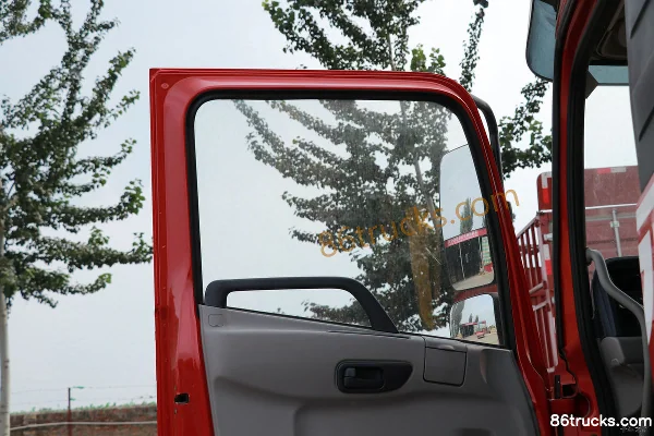 Dongfeng Changxing D1 160 hp 4X2(6 wheels) 4.16m Cargo Box Chassis (3800mm wheelbase) Cab (2) | 86Trucks