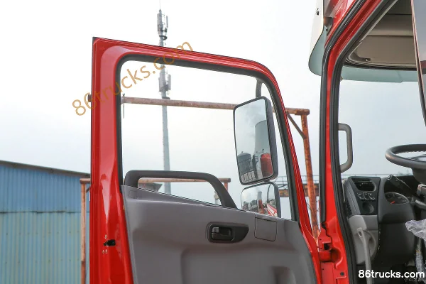Dongfeng Changxing D3 260hp 6X2(8 wheels) 5.8m grain van cargo truck (China VI) Cab (2) | 86Trucks