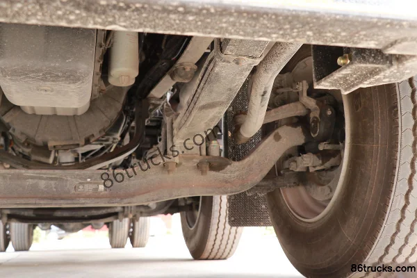 Dongfeng Changxing D3 260hp 6X2(8 wheels) 5.8m grain van cargo truck (China VI) Chassis (3) | 86Trucks