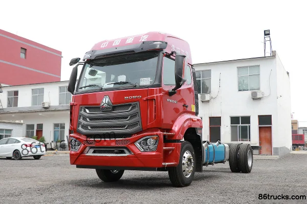 Sinotruk HOWO N5W Medium Truck Luxury Edition 220 hp 4X2(6 wheels) 6.75m Flatbed Cargo Truck (China VI) Exterior (3) | 86Trucks