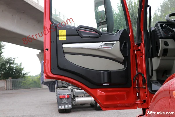 Sinotruk HOWO N5W Medium Truck Luxury Edition 220 hp 4X2(6 wheels) 6.75m Flatbed Cargo Truck (China VI) Cab (3) | 86Trucks