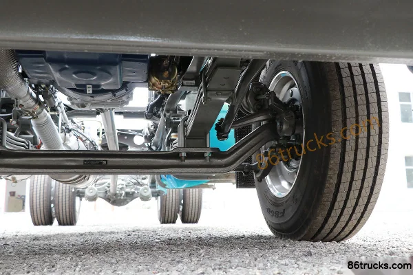 Sinotruk HOWO N5W Medium Truck Luxury Edition 220 hp 4X2(6 wheels) 6.75m Flatbed Cargo Truck (China VI) Chassis (3) | 86Trucks