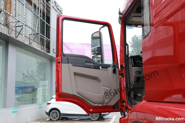 SHACMAN Delong M3000S Lightweight Edition 300 hp 6X2(8 wheels) 9.55m flatbed cargo truck Cab (1) | 86Trucks