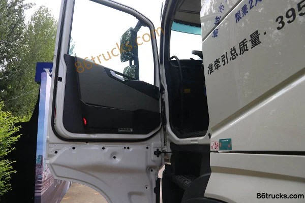 Volvo New FH heavy truck 460 hp 6X4(10 wheels) automatic tractor truck (China VI) Cab (1) | 86Trucks
