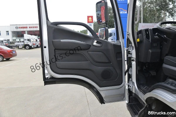 Foton Aumark S3 Series High-Efficiency Express Freight Version 156 hp 4X2(6 wheels) 4.17m Single Row Flatbed Light Truck (China VI) Cab (2)