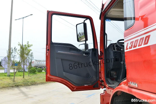 SHACMAN Delong L3000 Flagship Edition 220hp 4X2(6 wheels) 6.8m flatbed cargo truck (China VI) Cab (1) | 86Trucks
