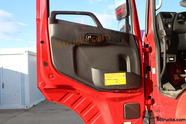 Dongfeng Commercial Vehicle Tianlong VL tracteur routier 360 ch 4X2(6 roues) (toit plat) (rapport 3.64) Cabine (2) | 86Trucks