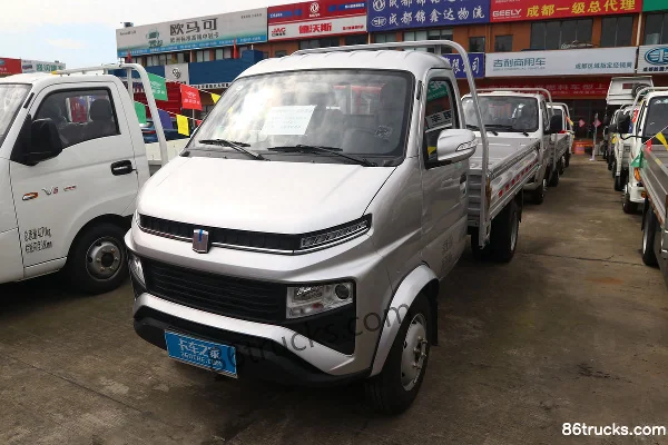Ouling Fengrui F3 1.6L 122hp 4X2(6 wheels) Gasoline 3.4m Single Row Stake Mini Truck (China VI) Exterior (3) | 86Trucks