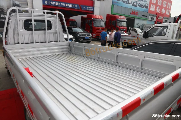 Ouling Fengrui F3 1.6L 122hp 4X2(6 wheels) Gasoline 3.4m Single Row Stake Mini Truck (China VI) Body (2) | 86Trucks