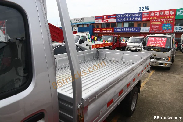 Ouling Fengrui F3 1.6L 122hp 4X2(6 wheels) Gasoline 3.4m Single Row Stake Mini Truck (China VI) Body (1) | 86Trucks