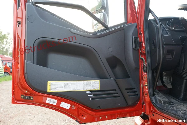 FAW Jiefang J6L Zhihui Edition 280hp 4X2(6 wheels) Tractor Truck (China VI) Cab (2) | 86Trucks