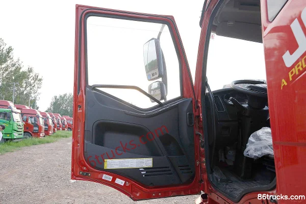 FAW Jiefang J6L Zhihui Edition 280hp 4X2(6 wheels) Tractor Truck (China VI) Cab (1) | 86Trucks