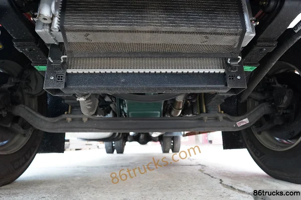 FAW Jiefang J6L camion moyen édition premium 260 ch 4X2(6 roues) camion porteur à ridelles 6,75 m (China VI) Châssis (1) | 86Trucks