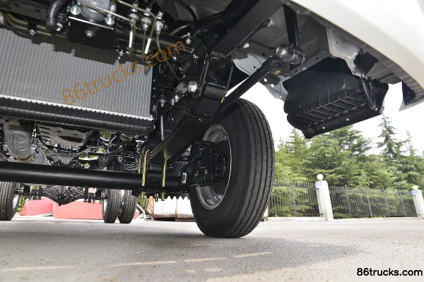 JAC Kangling J3 135hp 4X2(6 wheels) 3.33m Single Row Stake Truck (China VI) Chassis (3) | 86Trucks