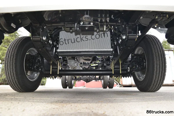 JAC Kangling J3 135hp 4X2(6 wheels) 3.33m Single Row Stake Truck (China VI) Chassis (1) | 86Trucks