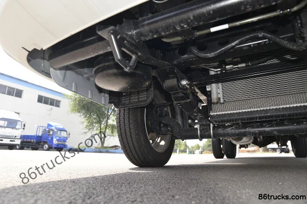 JAC Kaida X6 130hp 4X2(6 wheels) 3.8m refrigerated truck Chassis (2) | 86Trucks