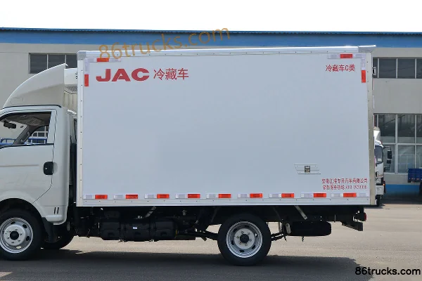 JAC Kaida X6 130hp 4X2(6 wheels) 3.8m refrigerated truck Body (2) | 86Trucks