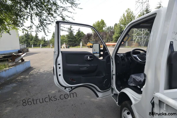 JAC Kaida X6 1.8L 130hp 4X2(6 wheels) 3.95m Single Row Flatbed Micro Truck (China VI) Cab (1) | 86Trucks