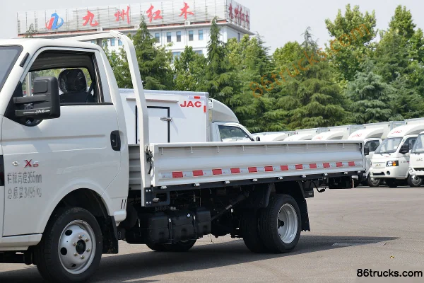 JAC Kaida X6 1.8L 130hp 4X2(6 wheels) 3.95m Single Row Flatbed Micro Truck (China VI) Body (1) | 86Trucks