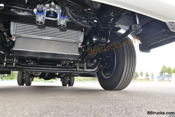 JAC Shuailing E carrosserie moyenne 131 ch 4X2(6 roues) camion léger plateau 3,85 m cabine avec couchette (China VI) Châssis (3) | 86Trucks
