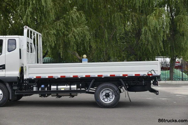 JAC Shuailing E carrosserie moyenne 131 ch 4X2(6 roues) camion léger plateau 3,85 m cabine avec couchette (China VI) (2) | 86Trucks