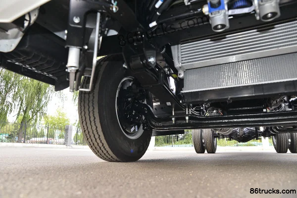 JAC Shuailing E medium body 160 hp 4X2(6 wheels) 4.18m single-row stake truck (China VI) Chassis (2) | 86Trucks