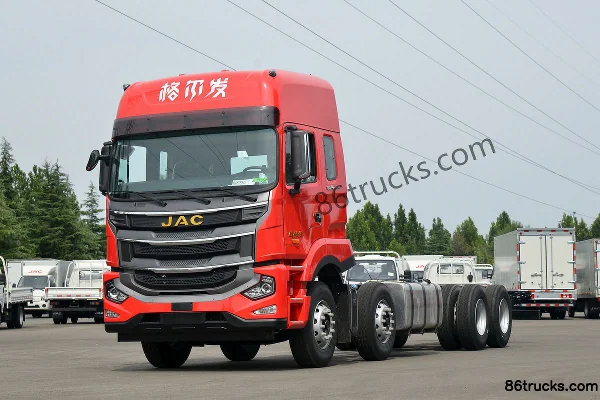 JAC Gallop A5W Heavy Truck Standard Load 310 hp 8X4(12 wheels) 9.5m Sleeper Cab Cargo Truck (Fast Gear 9-speed) Exterior (3) | 86Trucks
