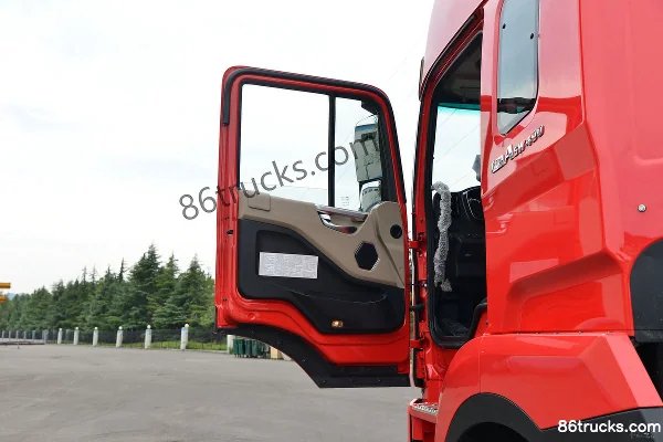 JAC Gallop A5W Heavy Truck Standard Load 310 hp 8X4(12 wheels) 9.5m Sleeper Cab Cargo Truck (Fast Gear 9-speed) (1) | 86Trucks