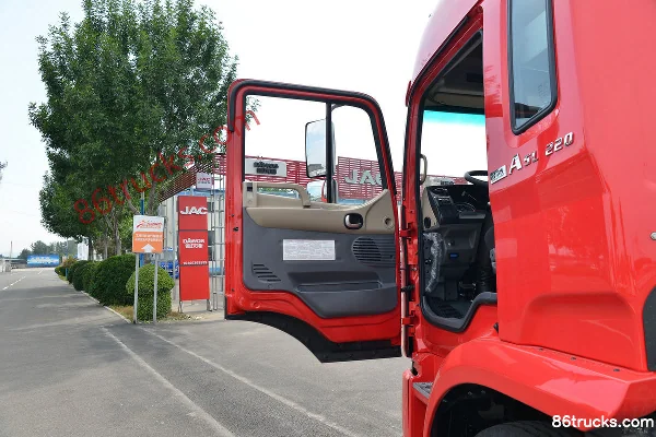 JAC Gallop A5L III Medium Truck 200hp 4X2(6 wheels) 7.8m box cargo truck Cab (1) | 86Trucks