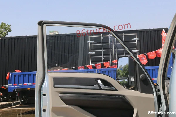 Sinotruk HOWO Xiaoshuai 130 hp 4X2(6 wheels) 3.65m Single Row Van Light Truck (China VI) Cab (2) | 86Trucks