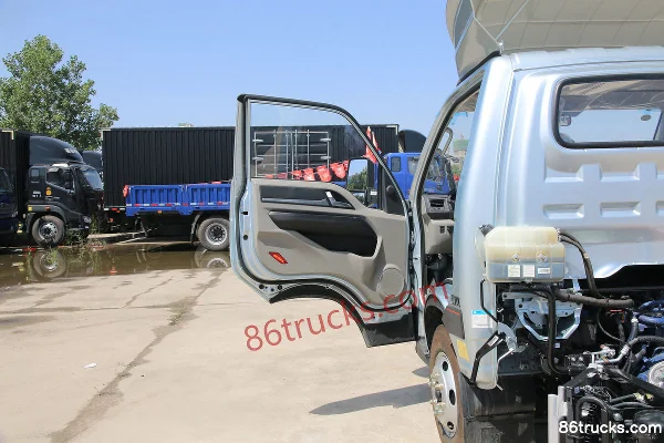 Sinotruk HOWO Xiaoshuai 130 hp 4X2(6 wheels) 3.65m Single Row Van Light Truck (China VI) Cab (1) | 86Trucks