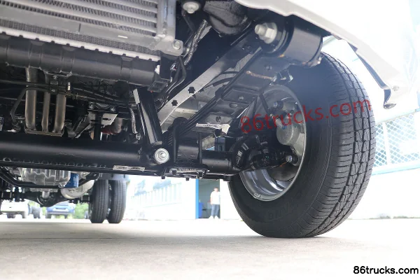 Foton Xiangling V3 1.5L 143hp 4X2(6 wheels) 3.7m single-row flatbed mini truck (China VI) Chassis (3) | 86Trucks