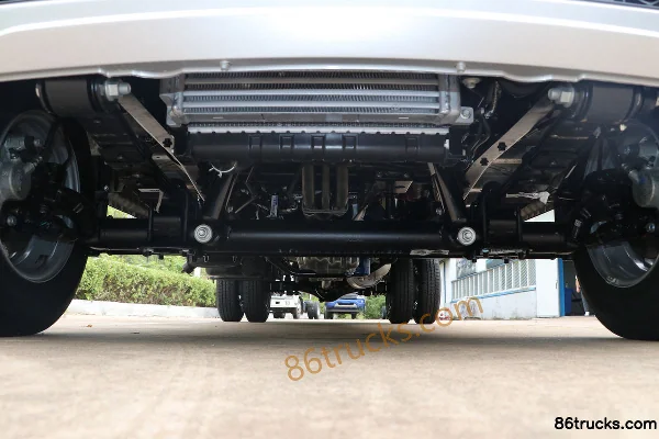 Foton Xiangling V3 1.5L 143hp 4X2(6 wheels) 3.7m single-row flatbed mini truck (China VI) Chassis (1) | 86Trucks