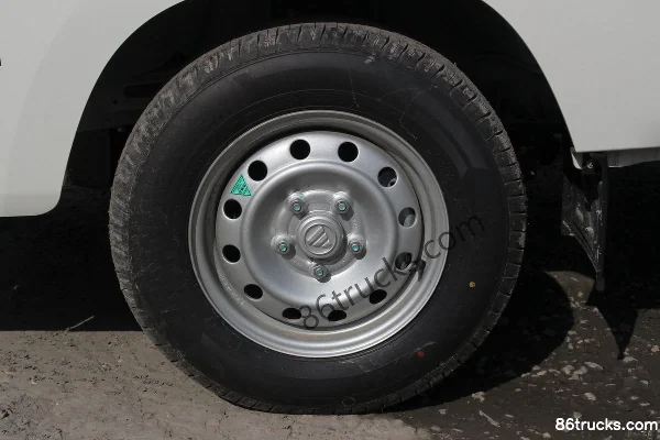 Foton Xiangling M1 Fendou 1.6L 122hp 4X2(6 wheels) Gasoline 3.1m single-row flatbed mini truck (Yunnei) Chassis (3) | 86Trucks