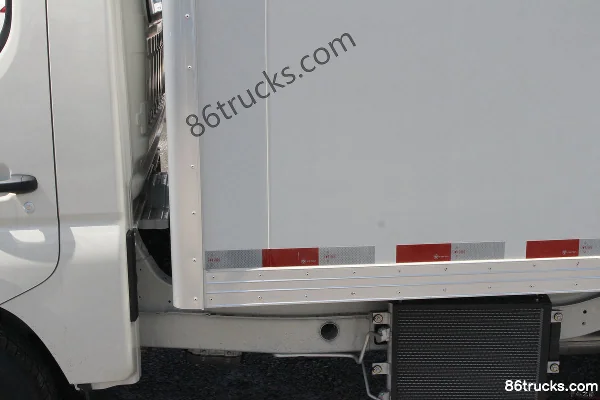Foton Xiangling M1 Comfort 1.6L 105hp 4X2(6 wheels) CNG 3.3m single-row box micro truck Body (3) | 86Trucks