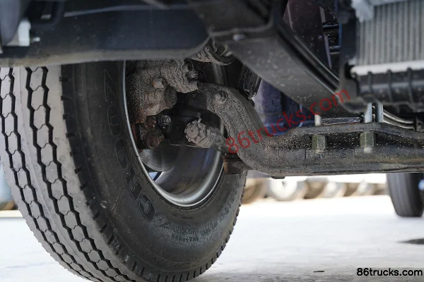 Foton Times Leading 5 131 hp 4X2(6 wheels) 4.14 m single-row enclosed light truck (China VI) Chassis (2) | 86Trucks