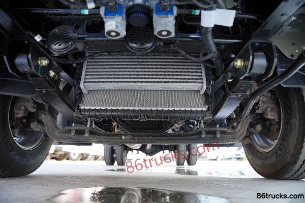 Foton Times Leading 5 131 hp 4X2(6 wheels) 4.14 m single-row enclosed light truck (China VI) Chassis (1) | 86Trucks