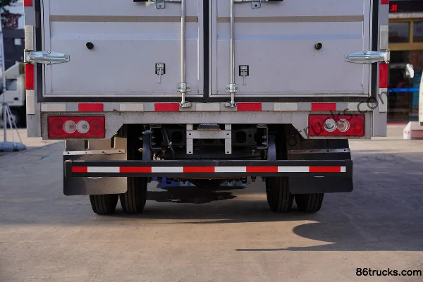 Foton Times Leading 5 131 hp 4X2(6 wheels) 4.14 m single-row enclosed light truck (China VI) Body (3) | 86Trucks