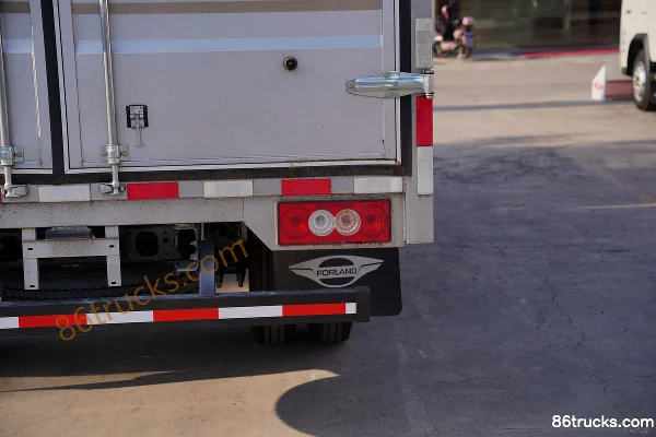 Foton Times Leading 5 131 hp 4X2(6 wheels) 4.14 m single-row enclosed light truck (China VI) Body (2) | 86Trucks
