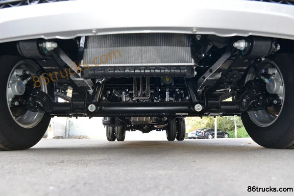 Foton Xiangling V3 1.6L 122 hp 4X2(6 wheels) 2.7m double-row flatbed micro truck (China VI) Chassis (1) | 86Trucks