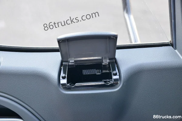 JAC Junling V6 115 hp 4X2(6 wheels) 3.85m semi-row stake truck Cab (3) | 86Trucks