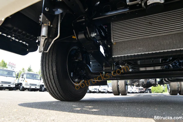 JAC Junling V6 115 hp 4X2(6 wheels) 3.85m semi-row stake truck Chassis (2) | 86Trucks