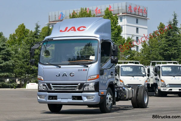 JAC Junling A8 160hp 4X2(6 wheels) 4.18m Single Row Stake Truck (China VI) Exterior (3) | 86Trucks