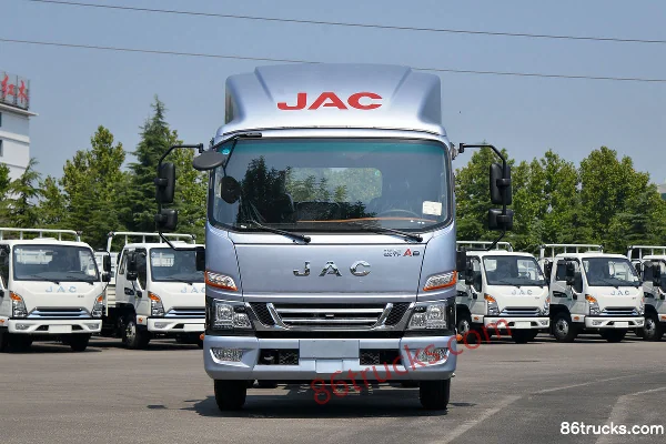 JAC Junling A8 160hp 4X2(6 wheels) 4.18m Single Row Stake Truck (China VI) Exterior (2) | 86Trucks