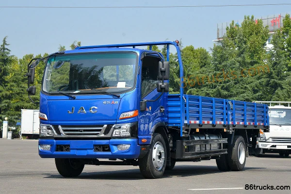 JAC Junling A8 170 hp 4X2(6 wheels) 5.4m Crew Cab Flatbed Light Truck Exterior (3) | 86Trucks