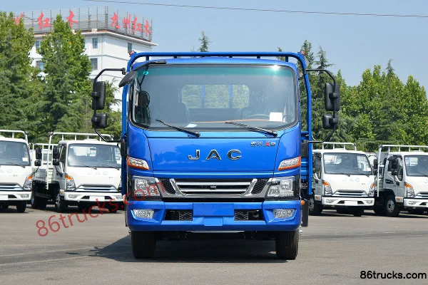 JAC Junling A8 170 hp 4X2(6 wheels) 5.4m Crew Cab Flatbed Light Truck Exterior (2) | 86Trucks